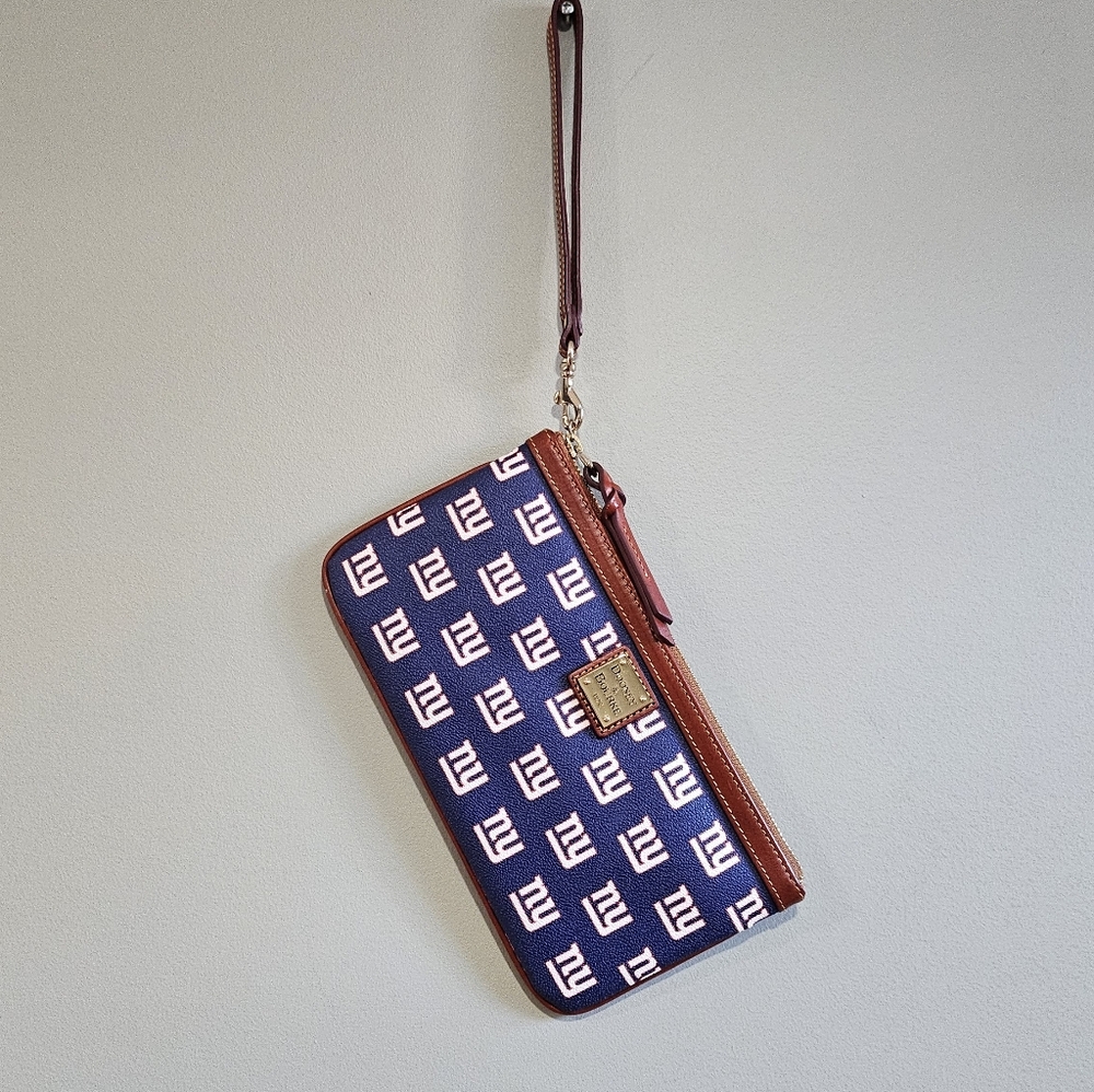 Dooney & Bourke NY Giants Large Slim Wristlet